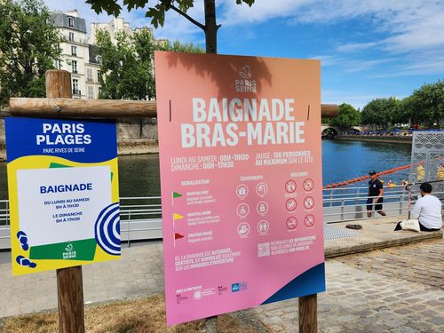 8월31일까지 운영(파리=연합뉴스) 송진원 특파원 = 프랑스 파리 센강의 마리 수로에 5일(현지시간) 개장한 수영장. 8월31일까지 운영된다. 2025.07.05. san@yna.co.kr