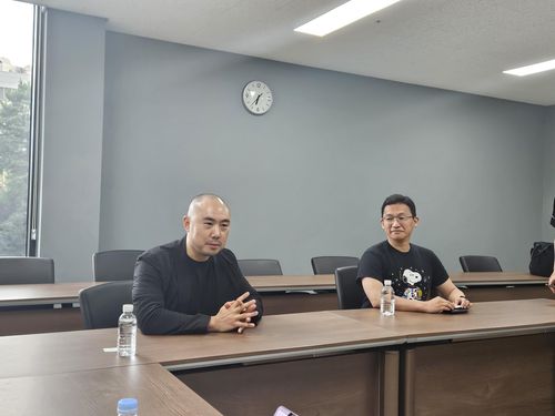 기자들과 인터뷰하는 김정균 보령 대표(왼쪽)와 정우성 창의재단 이사장[촬영 조승한]