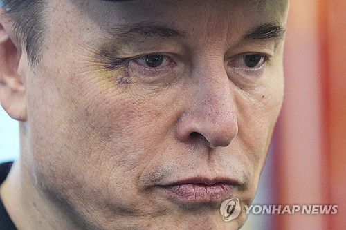 지난 5월 30일 백악관 기자회견 중 생각에 잠긴 일론 머스크[AP 연합뉴스 자료사진. 재판매 및 DB 금지]