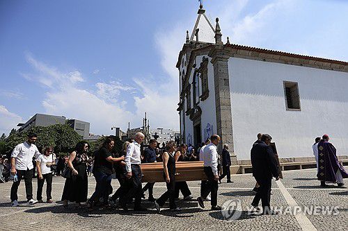 디오구 조타와 동생 안드레 조타의 장례식 장면[EPA=연합뉴스]