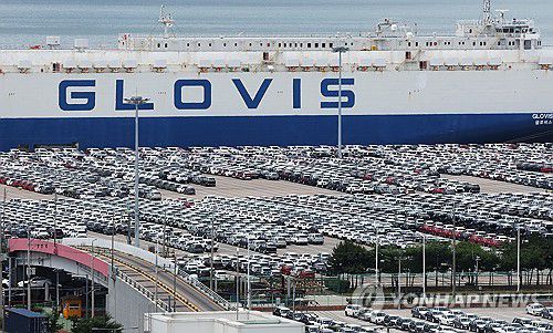 평택항에 세워져 있는 수출용 자동차[연합뉴스 자료사진]