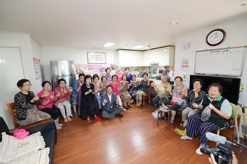 원강수 원주시장, 8일 문막읍 폭염 대비 쉼터 등 현장 점검[원주시 제공.재판매 및 DB 금지]