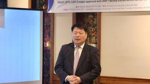 미국 내 줄기세포치료제 생산시설 투자 계획 발표하는 라정찬 네이처셀 회장(워싱턴=연합뉴스) 박성민 특파원 = 생체줄기세포 전문 바이오기업 네이처셀의 라정찬 회장이 9일(현지시간) 워싱턴DC 인근 음식점에서 한국 특파원단과 간담회를 하고 있다. 2025.7.9 min22@yna.co.kr