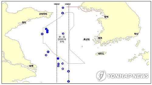 중국이 서해에 설치한 해양구조물 발견현황(서울=연합뉴스) 2010년 이후부터 2025년 4월 현재까지 중국이 서해에 설치한 해양관측부표, 해상플랫폼 등 해양구조물 발견 위치 현황을 해군 협조로 국민의힘 엄태영 의원이 3일 공개했다. 2025.6.3  [엄태영 의원실 제공. 재판매 및 DB 금지] photo@yna.co.kr