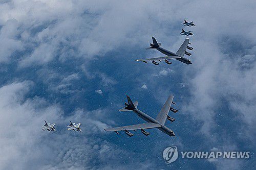 한미일, 제주도 남방 공해상 공중훈련 실시(서울=연합뉴스) 국방부는 11일 제주도 남방 공해상에서 한미일 공중 훈련을 실시했다고 이날 밝혔다. 2025.7.11 [국방부 제공. 재판매 및 DB 금지] photo@yna.co.kr