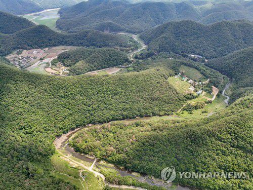 울주 반구천    (울산=연합뉴스) 임헌정 기자 = 27일 울산광역시 울주군 언양읍 반구천 전경. 2025.5.27 kane@yna.co.kr