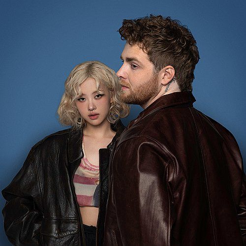 블랙핑크 로제(왼쪽)와 싱어송라이터 알렉스 워런[더블랙레이블 제공. 재판매 및 DB 금지]