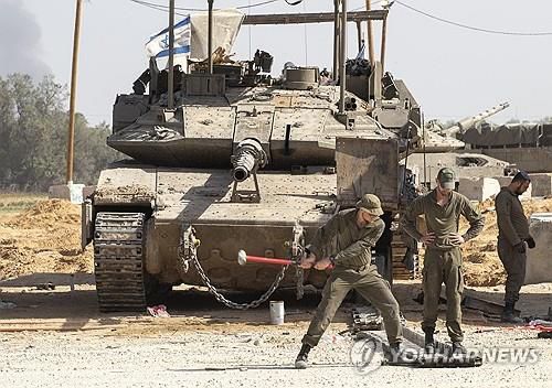 가자지구 남부에서 활동 중인 이스라엘군[UPI=연합뉴스 자료사진. 재판매 및 DB 금지]