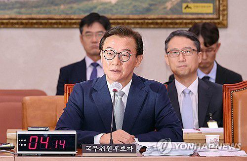 해양수산부 장관 후보자 인사청문회(서울=연합뉴스) 박동주 기자 = 전재수 해양수산부 장관 후보자가 14일 서울 여의도 국회 농림축산식품해양수산위원회 전체회의에서 열린 인사청문회에서 의원 질의에 답변하고 있다. 2025.7.14 pdj6635@yna.co.kr