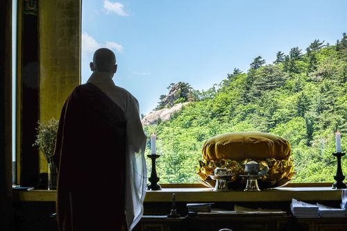 적멸보공에서 바라본 불뇌사리보탑[사진/백승렬 기자]