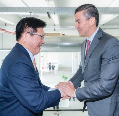 린자룽 대만 외교부장과 산티아고 페냐 파라과이 대통령(왼쪽부터)[대만 외교부 캡처. 재판매 및 DB 금지]