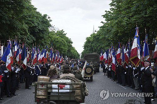 지난 5월8일 파리에서 열린 승전 기념식[AP 연합뉴스 자료사진. 재판매 및 DB 금지]