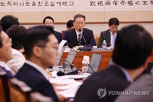 답변하는 정성호 법무부 장관 후보자(서울=연합뉴스) 김주성 기자 = 정성호 법무부 장관 후보자가 16일 국회 법제사법위원회에서 열린 인사청문회에서 국민의힘 곽규택 의원의 질의에 답변하고 있다. 2025.7.16 utzza@yna.co.kr