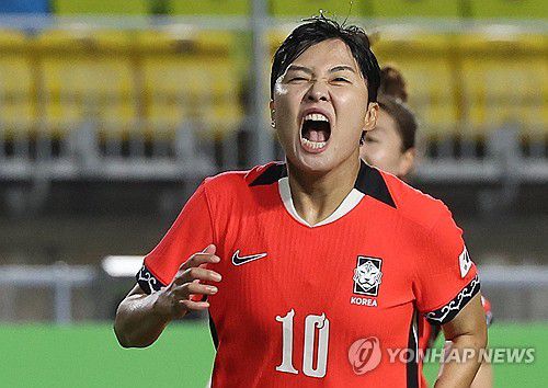 기뻐하는 지소연(수원=연합뉴스) 홍기원 기자 = 16일 수원월드컵경기장에서 열린 2025 동아시아축구연맹(EAFF) E-1 챔피언십(동아시안컵) 여자부 대한민국 대 대만 경기. 한국 지소연이 페널티킥을 성공 시킨 후 기뻐하고 있다. 2025.7.16 xanadu@yna.co.kr