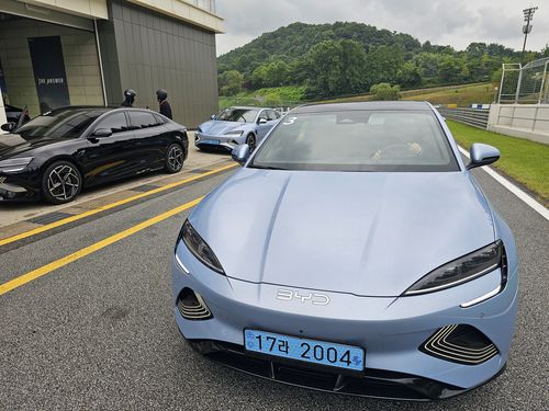 용인 스피드웨이에서 출발 대기하는 BYD 씰[촬영 임성호]