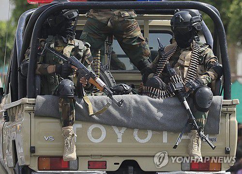 순찰 중인 예멘 후티 반군 대원들[EPA 연합뉴스 자료사진. 재배포 및 DB 금지]