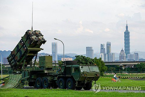 대만 연례 군사훈련 기간 타이베이시 강변 공원에 이동배치된 패트리엇 미사일 시스템 [EPA 연합뉴스 자료사진. 재판매 및 DB 금지]