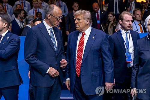 메르츠 총리와 트럼프 대통령[UPI 연합뉴스 자료사진 재판매 및 DB 금지]