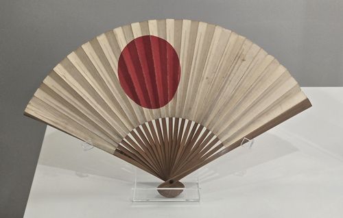 일장기 그려진 부채(서울=연합뉴스) 이세원 기자 = 내달 12일 정식 개관 예정인 서울 은평구 소재 한국기독교역사문화관에 17일 일장기가 그려진 부채가 전시돼 있다. 2025.7.21