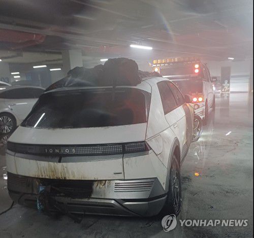 천안서 전기차 화재[충남 천안동남소방서 제공. 재판매 및 DB 금지]