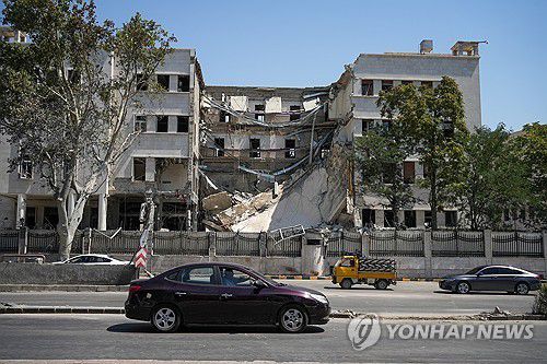 이스라엘 공격으로 부서진 시리아 국방부 건물[EPA=연합뉴스 자료사진]
