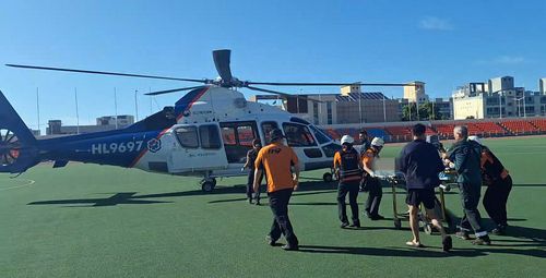 월령포구 스노클링 사고 남성 헬기 이송 장면[제주도소방안전본부 제공. 재판매 및 DB 금지]