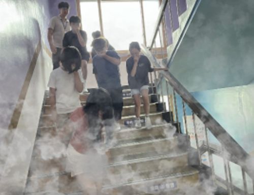 대피 훈련하는 초등학생들[강원특별자치도소방본부 제공. 재판매 및 DB 금지]