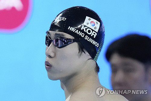 자유형 200ｍ 경기를 앞둔 황선우[AP=연합뉴스]