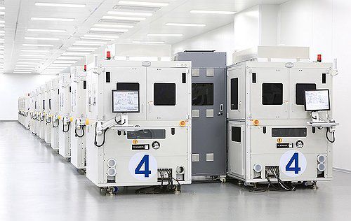 한미반도체, HBM4용 제조 장비 'TC 본더 4' 생산 돌입(서울=연합뉴스) 한미반도체는 6세대 고대역폭 메모리(HBM) 'HBM4'의 제조 장비인 'TC 본더 4' 생산을 시작했다고 4일 밝혔다. 사진은 한미반도체 HBM4용 'TC 본더 4'. 2025.7.4 [한미반도체 제공. 재판매 및 DB 금지] photo@yna.co.kr