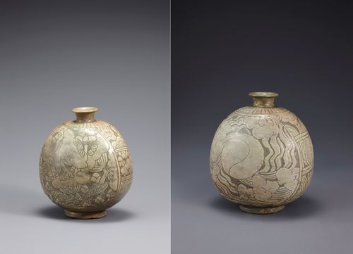 주요 전시품 왼쪽은 국보 '분청사기 박지연화어문 편병', 오른쪽은 보물 '분청사기 박지태극문 편병' [호림박물관 제공. 재판매 및 DB 금지]