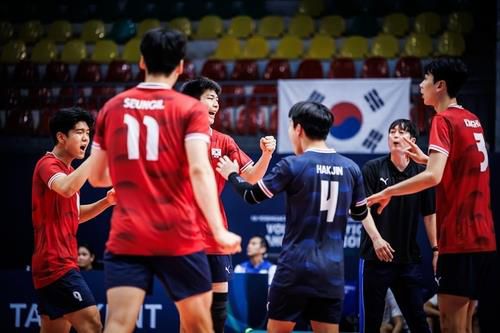 U-19 세계선수권에 출전한 한국 남자배구 대표팀[FIVB 홈피 캡처. 재판매 및 DB 금지]