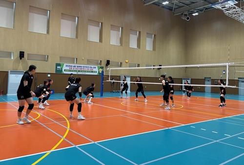 강화 훈련 중인 여자 U-21 배구 대표팀 선수들[대한배구협회 제공. 재판매 및 DB 금지]