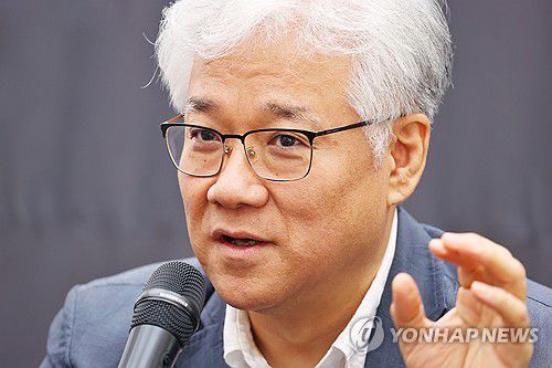 '최고의 베이스' 연광철(서울=연합뉴스) 진연수 기자 = 성악가 연광철이 5일 서울 종로구 뮤지엄한미 삼청에서 열린 공연 '싱 로우 앤 소프트' 기자간담회에서 인사말을 하고 있다. 2025.8.5 jin90@yna.co.kr