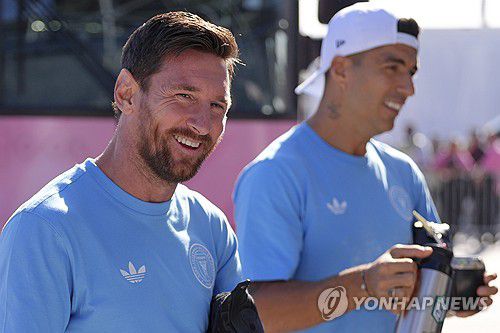인터 마이애미의 리오넬 메시(왼쪽)와 루이스 수아레스[AP=연합뉴스]