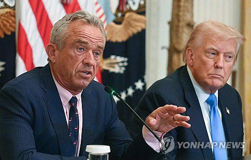 미국 케네디 보건장관과 트럼프 대통령[AFP=연합뉴스 자료사진]