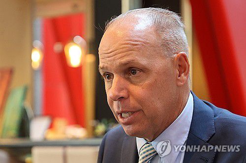 인터뷰하는 브라이언 힌드먼 블루오션 CEO(서울=연합뉴스)