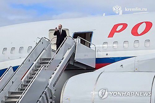 앵커리지에서 출발하는 푸틴[TASS=연합뉴스 자료사진. 재판매 및 DB 금지]