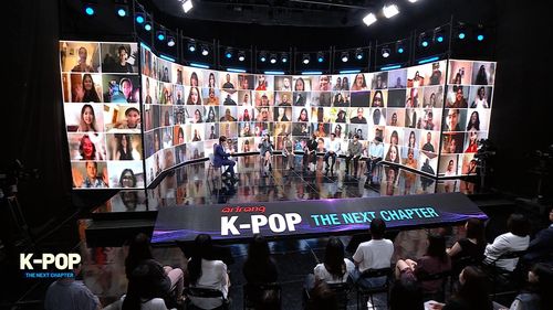 전 세계 팬들과 질의응답하는 매기 강 감독[아리랑TV 제공. 재판매 및 DB 금지]