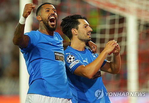 2-0 앞서나가자 기뻐하는 파포스 선수들[EPA=연합뉴스]