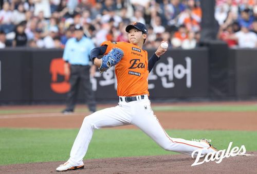 역투하는 황준서[한화 이글스 제공. 재배포 및 DB 금지]