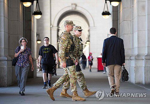미국 워싱턴DC 시내에 배치된 주방위군 병력[게티이미지/AFP=연합뉴스]