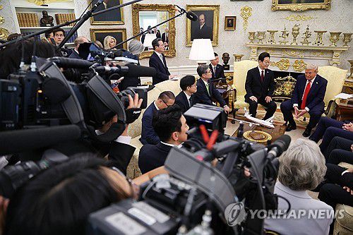 이재명 대통령, 한·미 정상회담 발언(워싱턴=연합뉴스) 한상균 기자 = 이재명 대통령이 25일(현지시간) 미국 워싱턴 DC 백악관 오벌오피스에서 열린 도널드 트럼프 미국 대통령과의 한미 정상회담에서 발언하고 있다. 2025.8.26 xyz@yna.co.kr