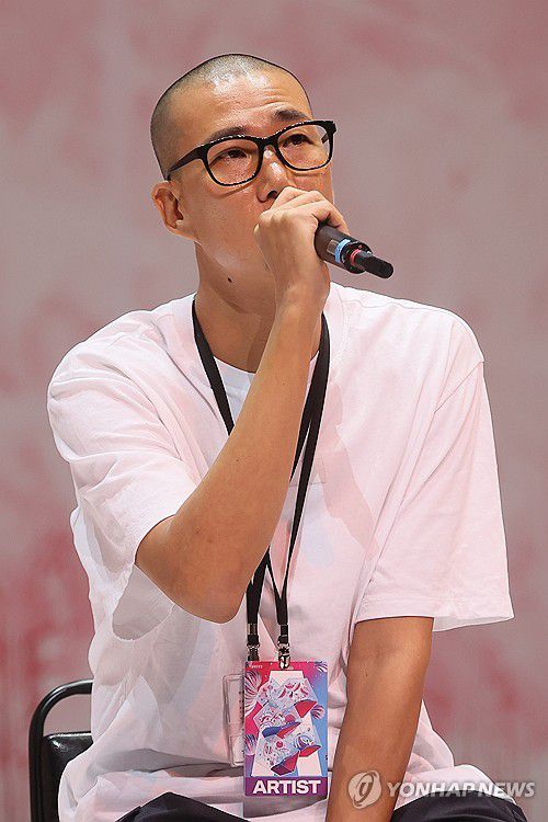 인사말 하는 김성훈 안무가(서울=연합뉴스) 류효림 기자 = 김성훈 안무가가 28일 서울 종로구 세종문화회관 S시어터에서 열린 김성훈 on Sync Next 25 'Pink' 언론공개 및 기자간담회에서 인사말을 하고 있다. 2025.8.28 ryousanta@yna.co.kr