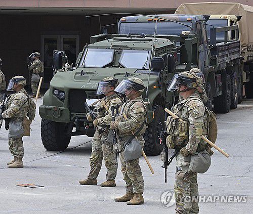 올해 6월 로스앤젤레스에 배치된 주 방위군[UPI 연합뉴스 자료사진]