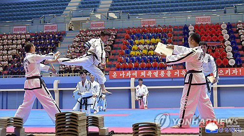 북한, 청년절 맞아 대학생체육경기대회(평양 조선중앙통신=연합뉴스) 지난 28일 청년절을 맞아 평양 태권도전당에서 평양시 대학생체육경기대회가 열렸다고 조선중앙통신이 29일 보도했다. 2025.8.29      [국내에서만 사용가능. 재배포 금지. For Use Only in the Republic of Korea. No Redistribution] nkphoto@yna.co.kr