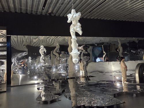 이불 작 '사이보그 W6'(서울=연합뉴스) 박의래 기자 = 1일 서울 용산구 리움미술관에서 열린 '이불:1998년 이후'에 전시된 '사이보그 W6'. 2025.9.1. laecorp@yna.co.kr