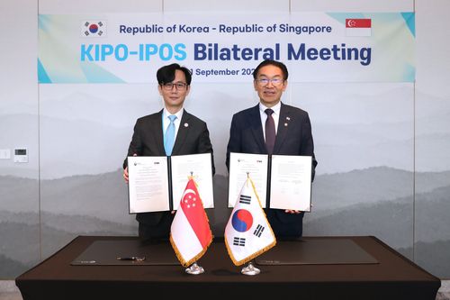 한·싱가포르 양자회담왼쪽부터 탄콩휘 싱가포르 지식재산청장, 김완기 특허청장 [특허청 제공. 재판매 및 DB 금지]