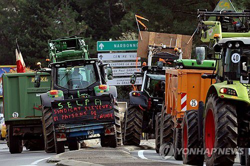 프랑스 농민 트랙터 시위[EPA 연합뉴스 자료사진. 재판매 및 DB 금지]