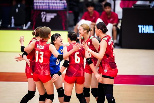 득점 후 기뻐하는 일본 여자배구 대표팀 선수들[FIVB 홈피 캡처. 재판매 및 DB 금지]