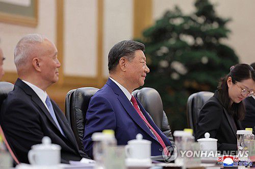 김정은, 시진핑과 북중정상회담(평양 조선중앙통신=연합뉴스) 전승절 80주년 열병식 참석을 위해 중국을 방문한 김정은 북한 국무위원장이 4일 오후 시진핑 중국 국가주석과 양자회담을 개최했다고 조선중앙통신이 5일 이에 대해 보도했다.  2025.9.5      [국내에서만 사용가능. 재배포 금지. For Use Only in the Republic of Korea. No Redistribution] nkphoto@yna.co.kr
